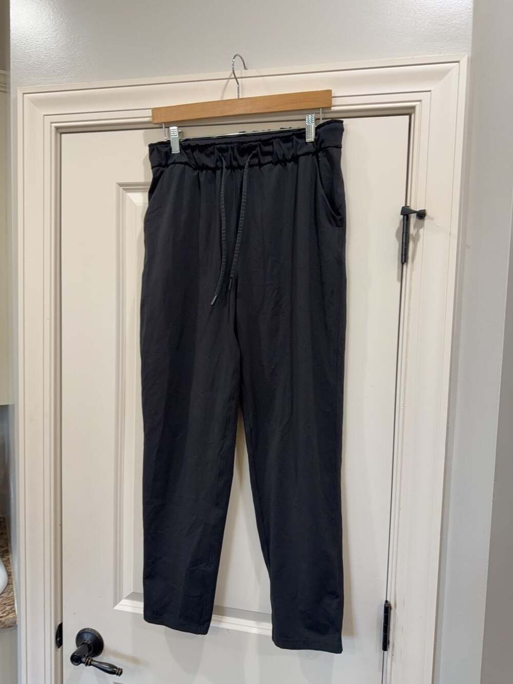 Lululemon High-Rise Jogger Pants Black size 8